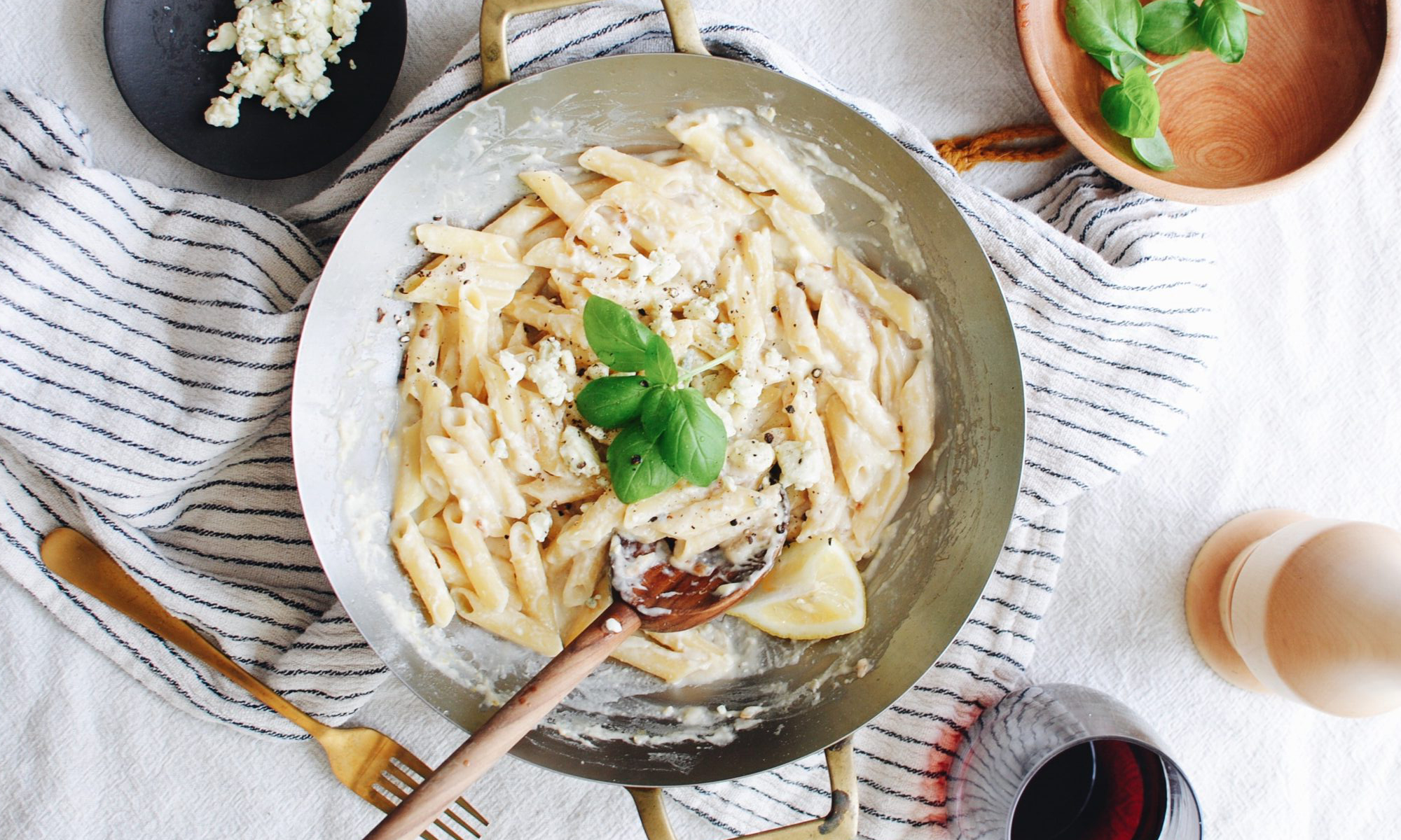 creamy-blue-cheese-pasta-with-shallots-roth-cheese