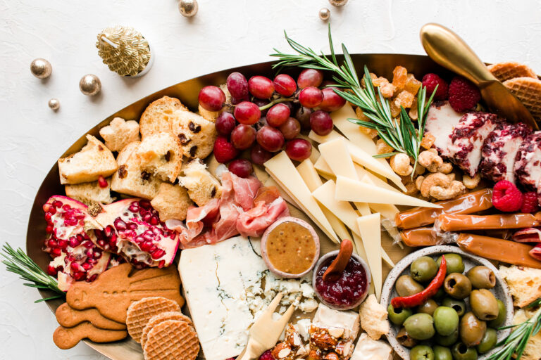 https://www.rothcheese.com/wp-content/uploads/2021/11/Roth_Beauty_Holiday_Cheeseboard_2021_07-768x512.jpg