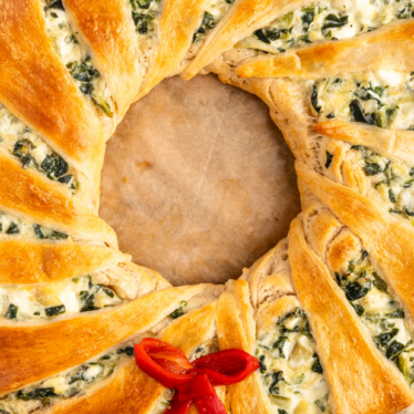 Spinach Artichoke Wreath with Grand Cru and Creamy Havarti